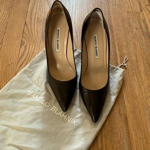 Classic Manolo Blahnik black pumps. In fantastic condition.